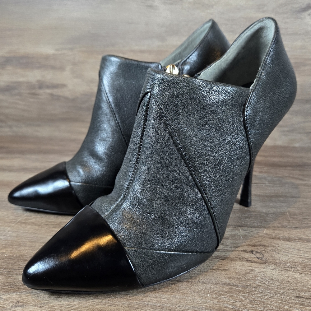 Tory Burch Lorelei Charcoal Gray Black Leather Point Toe Ankle Boot Bootie Sz 7M - Picture 1 of 16